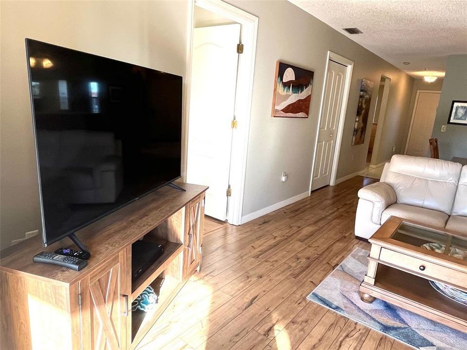 En Venta: $179,900 (2 camas, 2 baños, 1042 Pies cuadrados)