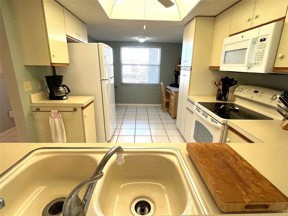 En Venta: $179,900 (2 camas, 2 baños, 1042 Pies cuadrados)