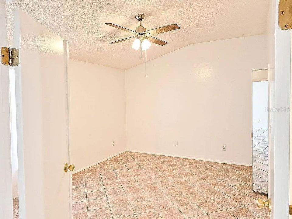 En Venta: $409,999 (3 camas, 2 baños, 1436 Pies cuadrados)