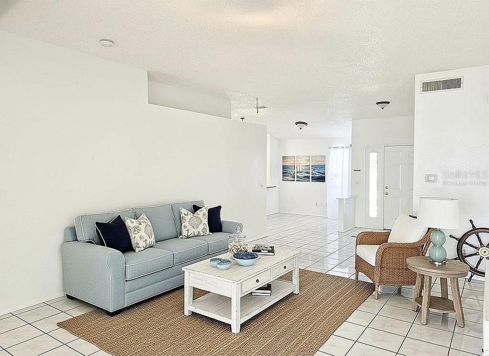 En Venta: $409,999 (3 camas, 2 baños, 1436 Pies cuadrados)