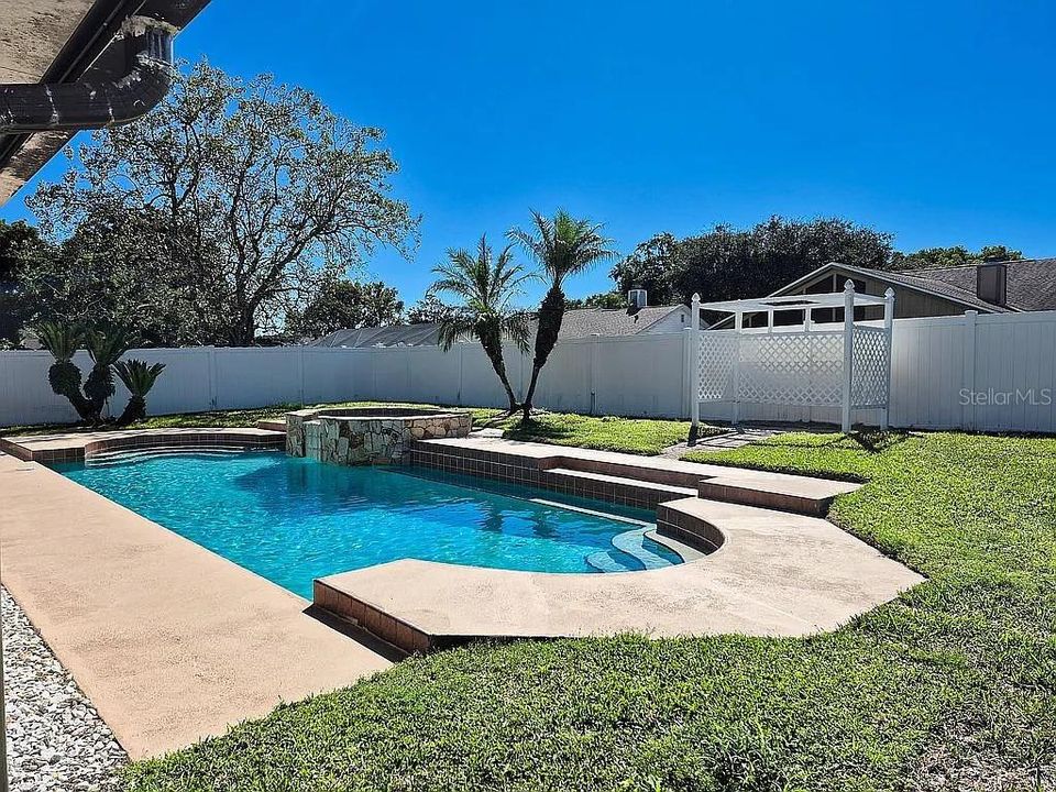 En Venta: $409,999 (3 camas, 2 baños, 1436 Pies cuadrados)