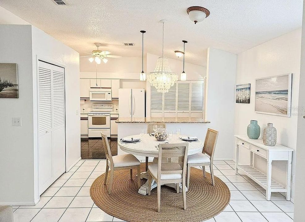 En Venta: $409,999 (3 camas, 2 baños, 1436 Pies cuadrados)