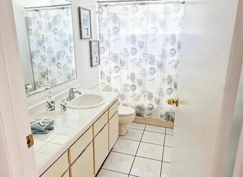 En Venta: $409,999 (3 camas, 2 baños, 1436 Pies cuadrados)