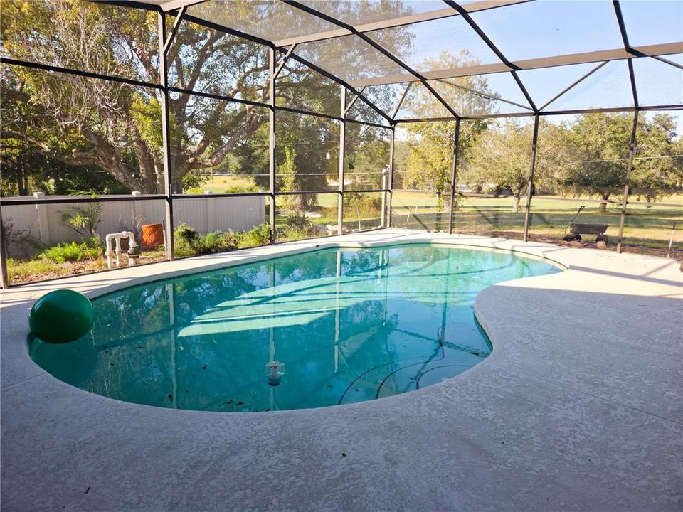 合同活跃: $400,000 (3 贝兹, 2 浴室, 1937 平方英尺)