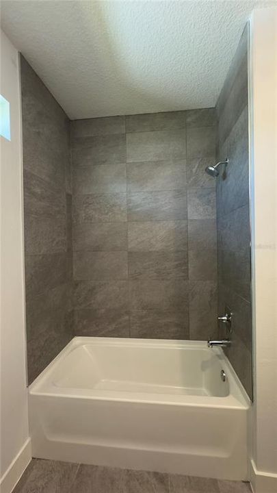 For Rent: $2,332 (4 beds, 2 baths, 1874 Square Feet)