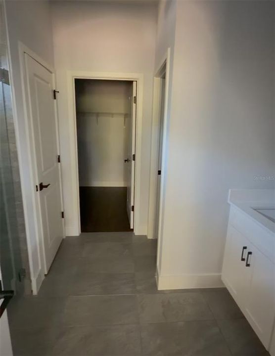 For Rent: $2,332 (4 beds, 2 baths, 1874 Square Feet)