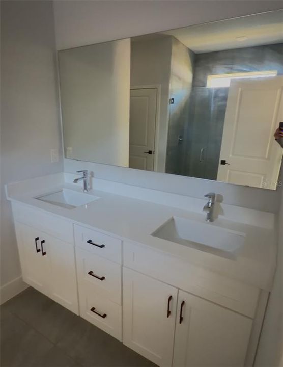 For Rent: $2,332 (4 beds, 2 baths, 1874 Square Feet)