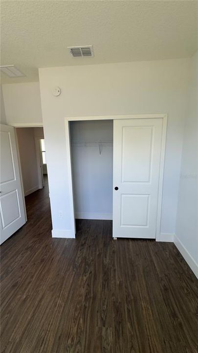 For Rent: $2,332 (4 beds, 2 baths, 1874 Square Feet)