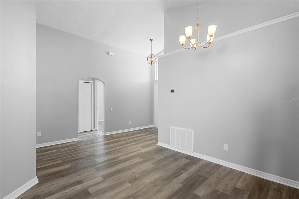 出租: $2,500 (3 贝兹, 2 浴室, 1559 平方英尺)