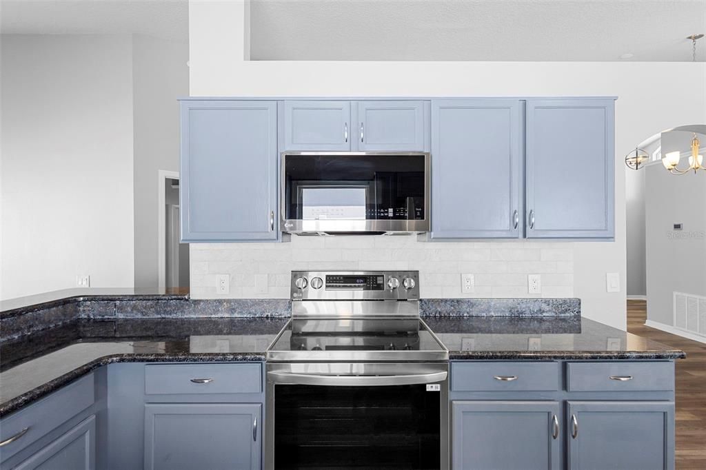 出租: $2,500 (3 贝兹, 2 浴室, 1559 平方英尺)