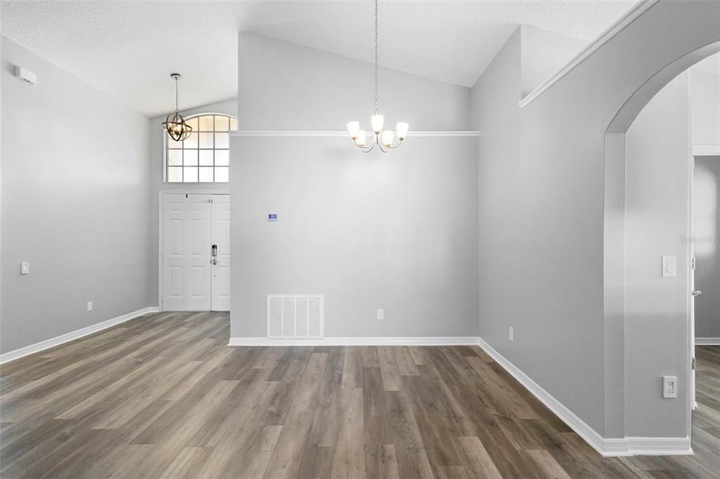 出租: $2,500 (3 贝兹, 2 浴室, 1559 平方英尺)