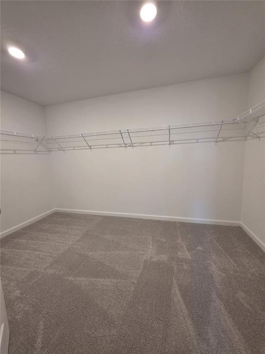 For Rent: $2,250 (4 beds, 2 baths, 1824 Square Feet)