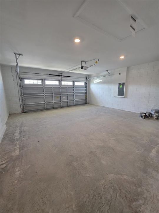 For Rent: $2,250 (4 beds, 2 baths, 1824 Square Feet)