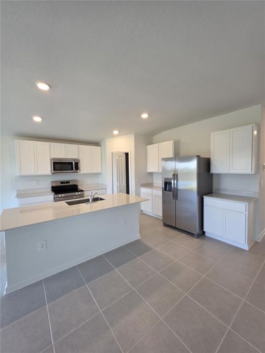 For Rent: $2,250 (4 beds, 2 baths, 1824 Square Feet)