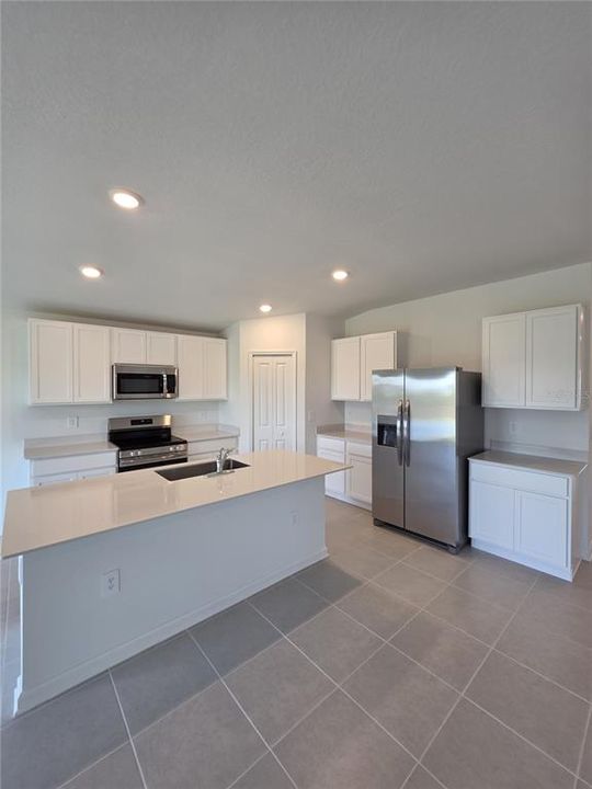 For Rent: $2,250 (4 beds, 2 baths, 1824 Square Feet)