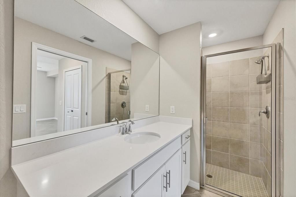 На продажу: $215,000 (2 спален, 2 ванн, 1194 Квадратных фут)