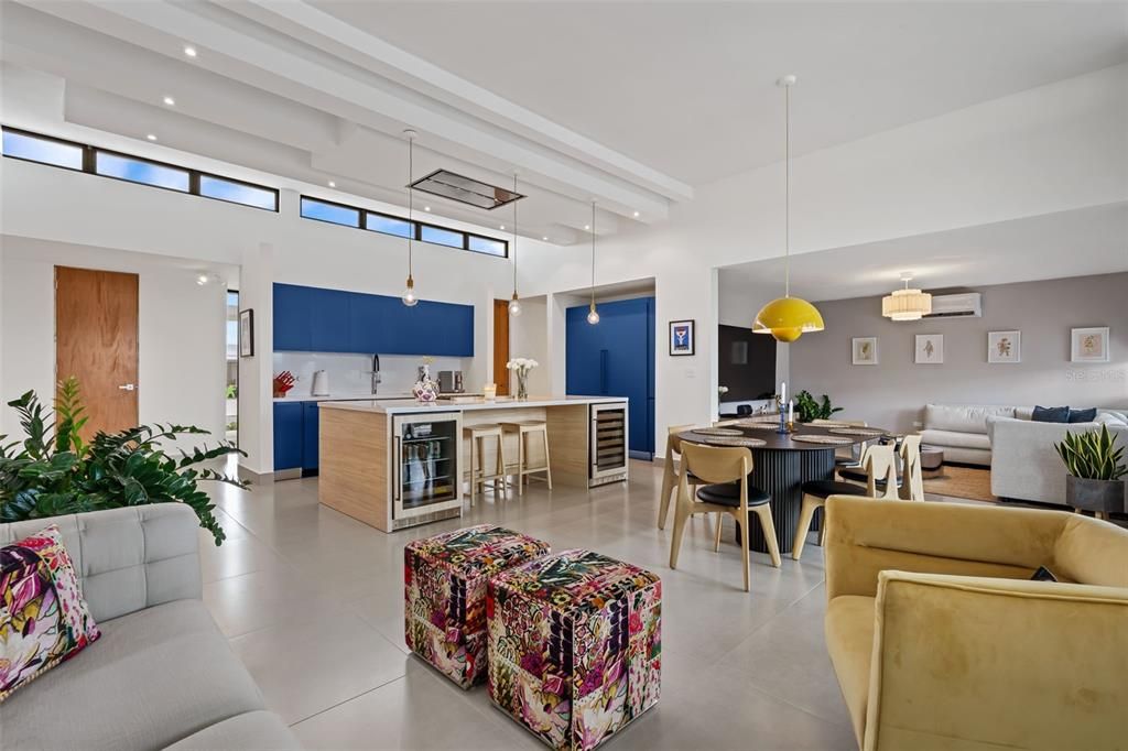 En Venta: $1,398,000 (4 camas, 3 baños, 2324 Pies cuadrados)