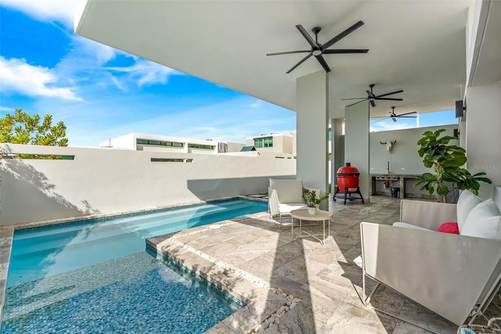 En Venta: $1,398,000 (4 camas, 3 baños, 2324 Pies cuadrados)