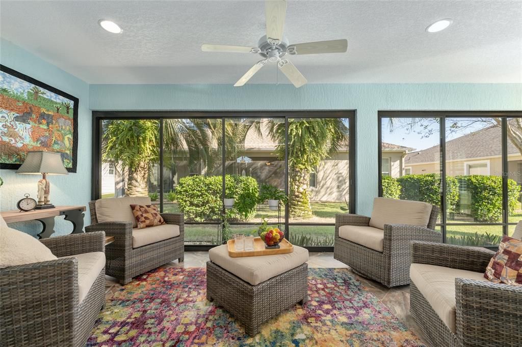 合同活跃: $539,900 (3 贝兹, 2 浴室, 1939 平方英尺)