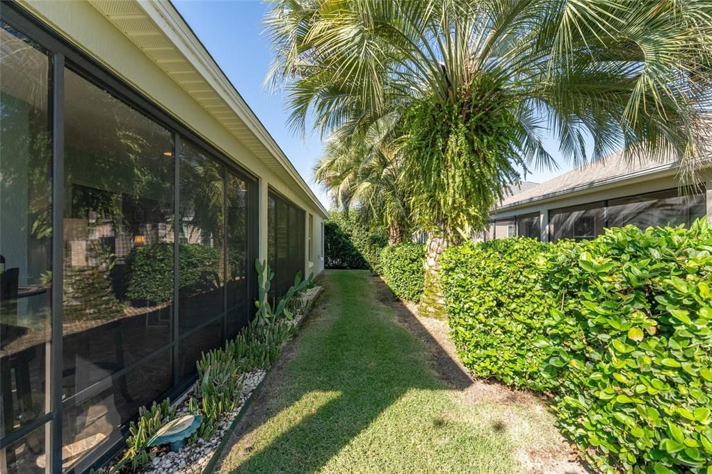 合同活跃: $539,900 (3 贝兹, 2 浴室, 1939 平方英尺)