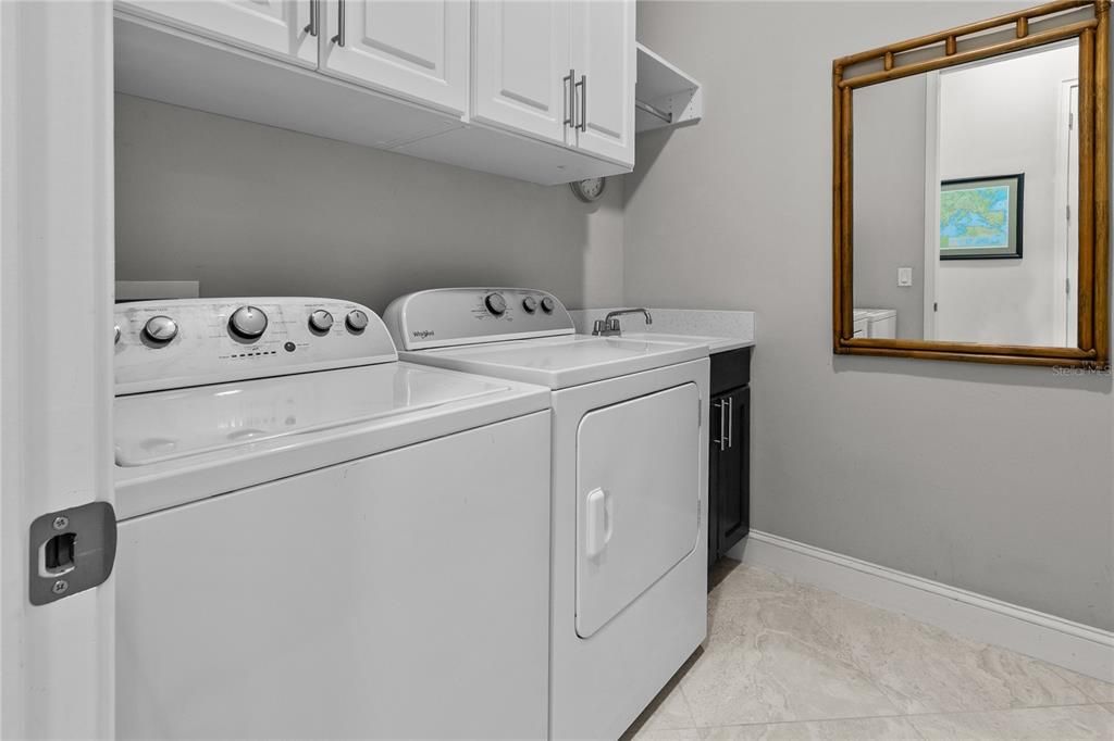 For Sale: $735,000 (5 beds, 3 baths, 2638 Square Feet)