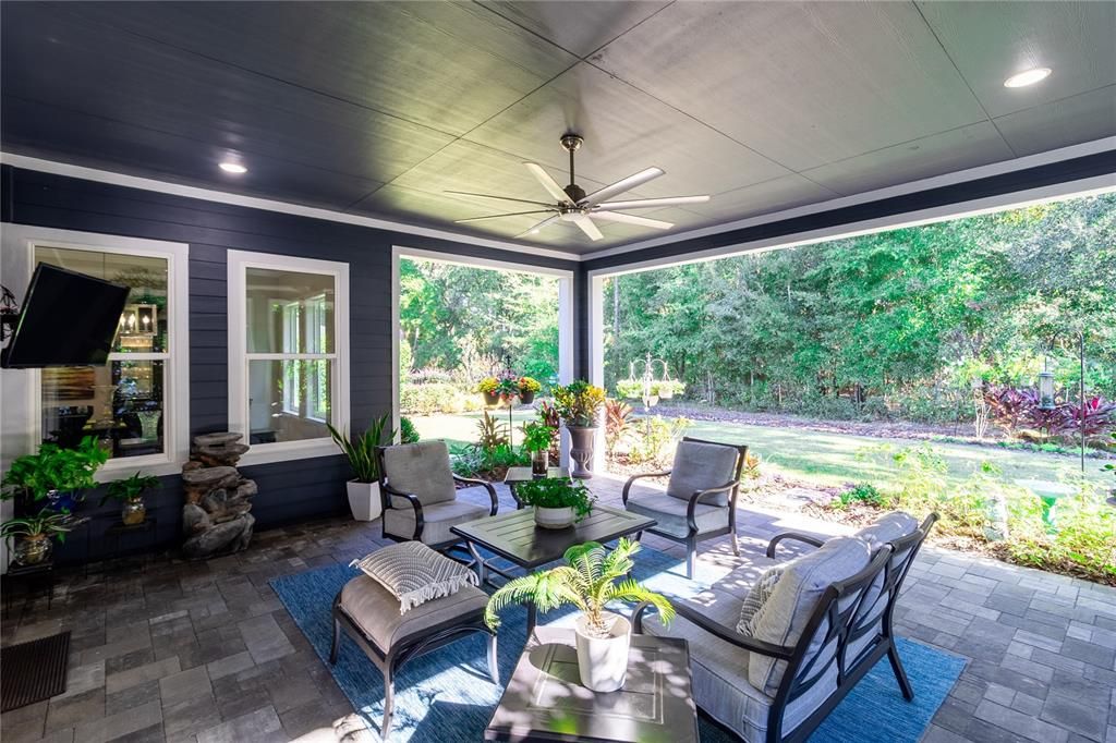 For Sale: $735,000 (5 beds, 3 baths, 2638 Square Feet)