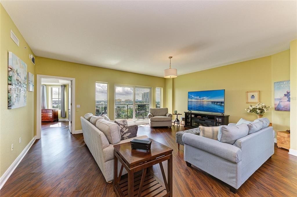 For Sale: $420,000 (3 beds, 2 baths, 2106 Square Feet)