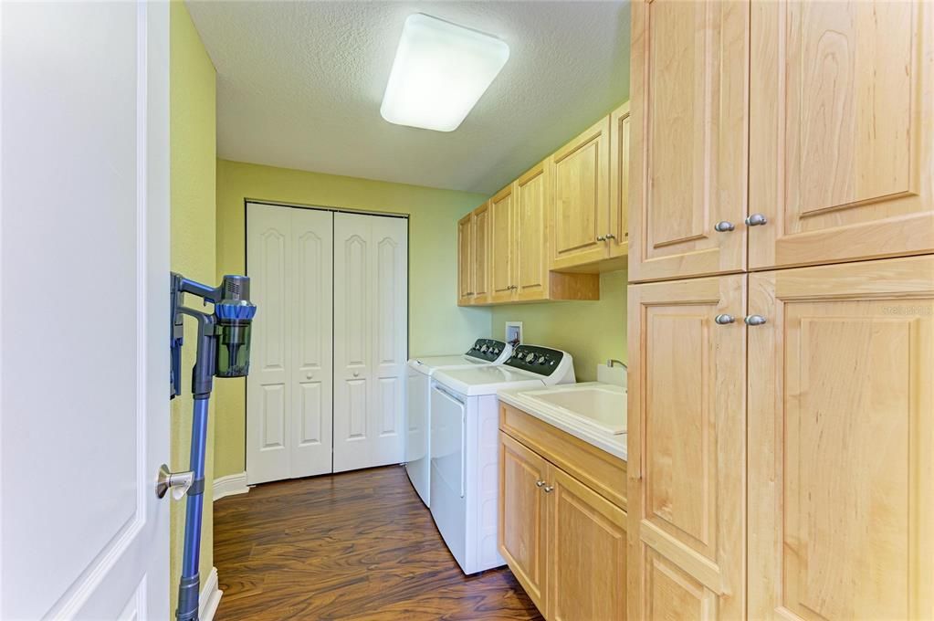 For Sale: $420,000 (3 beds, 2 baths, 2106 Square Feet)