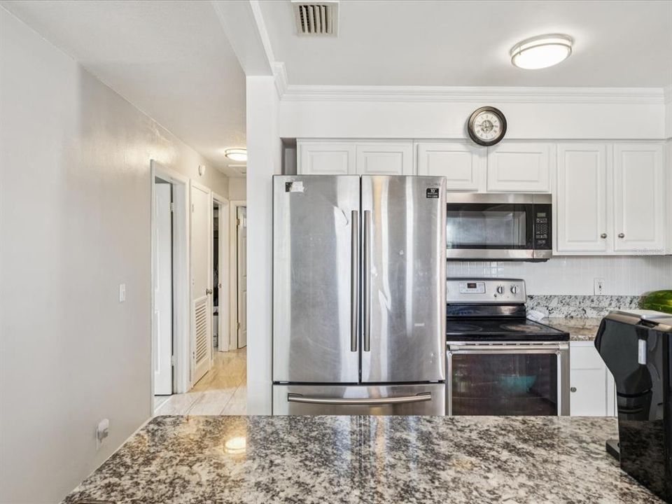 На продажу: $365,000 (2 спален, 1 ванн, 2158 Квадратных фут)