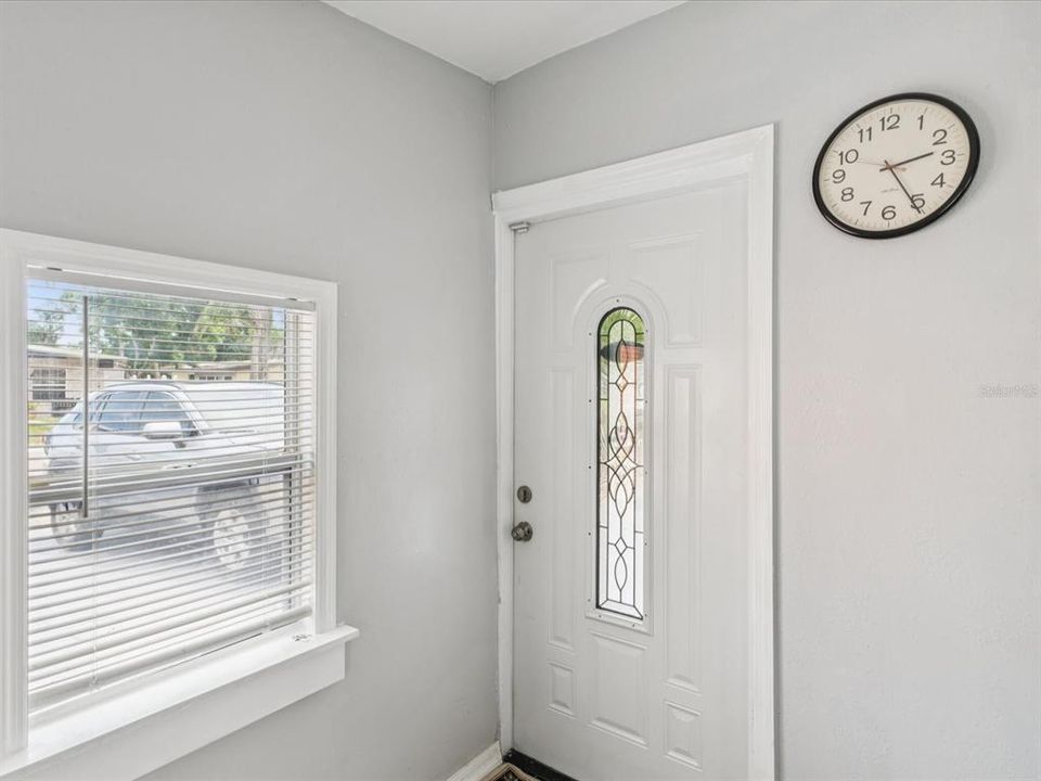 На продажу: $365,000 (2 спален, 1 ванн, 2158 Квадратных фут)