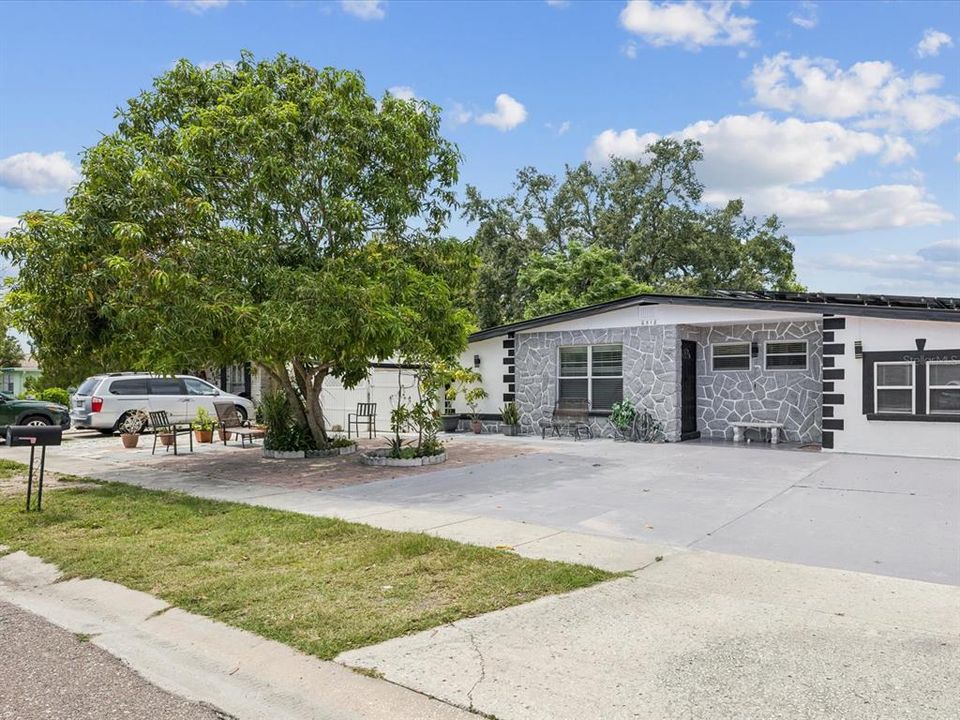 На продажу: $365,000 (2 спален, 1 ванн, 2158 Квадратных фут)