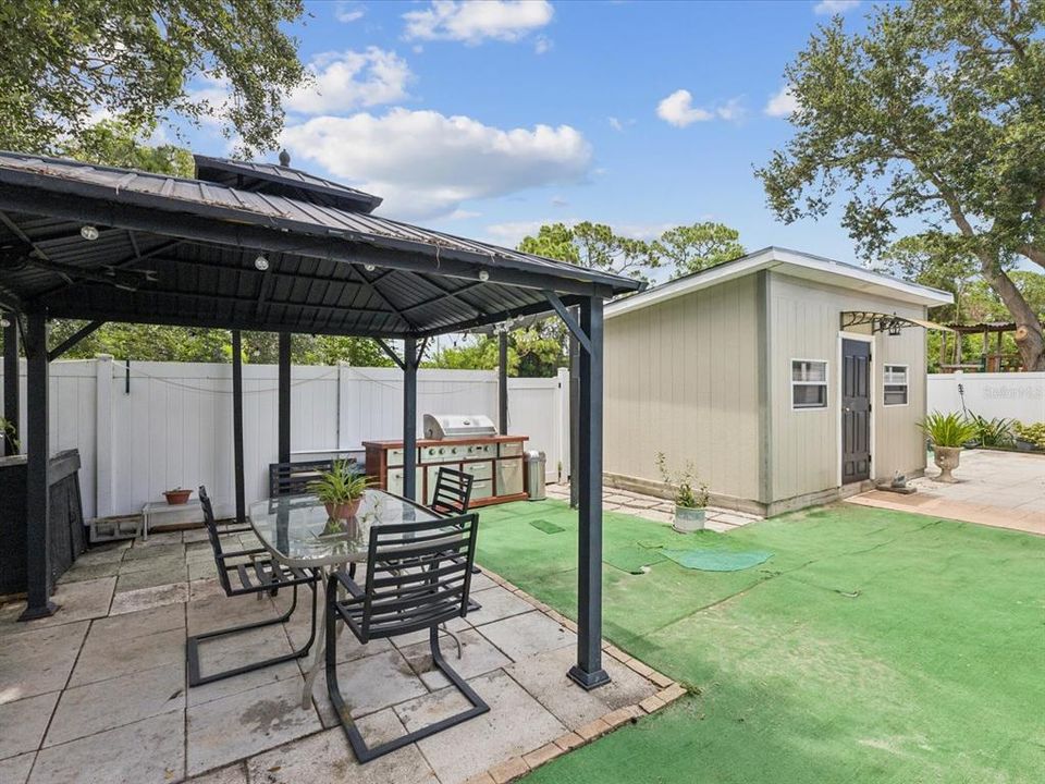 На продажу: $365,000 (2 спален, 1 ванн, 2158 Квадратных фут)