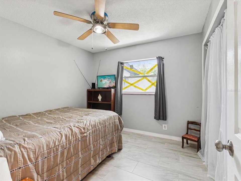 На продажу: $365,000 (2 спален, 1 ванн, 2158 Квадратных фут)