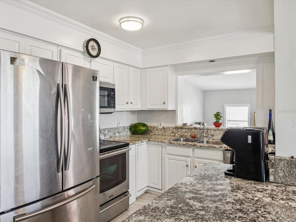 На продажу: $365,000 (2 спален, 1 ванн, 2158 Квадратных фут)