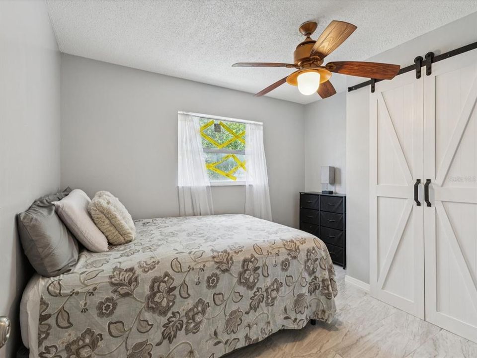 На продажу: $365,000 (2 спален, 1 ванн, 2158 Квадратных фут)