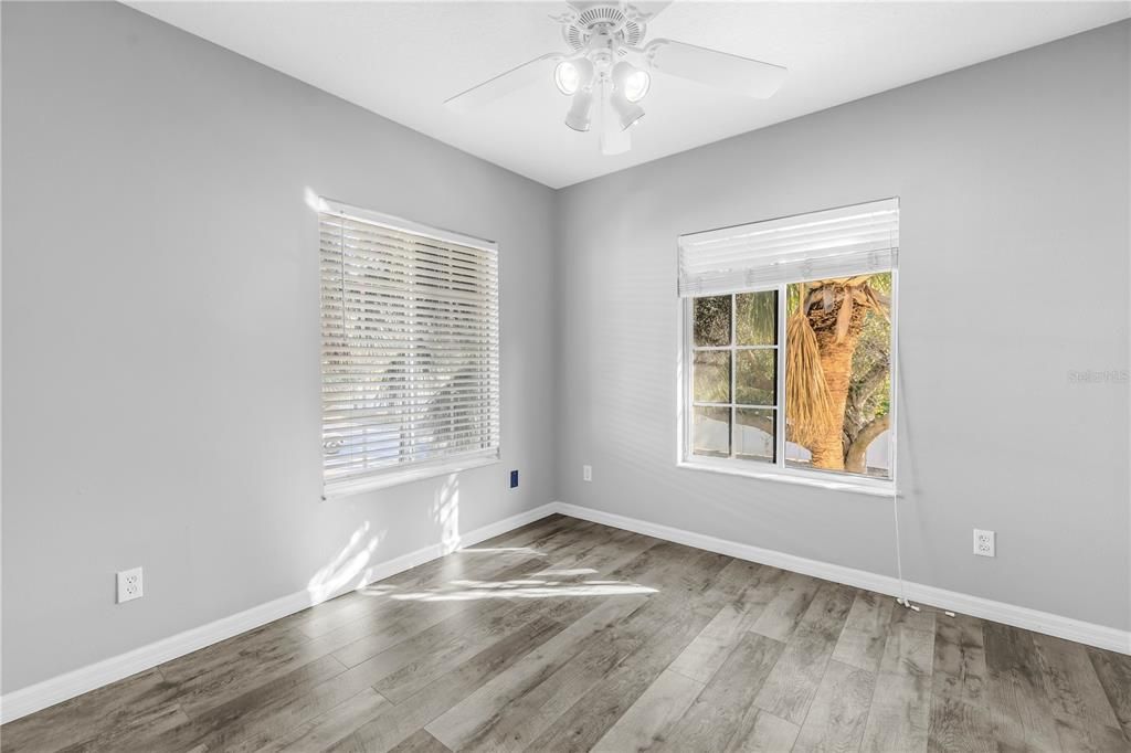 На продажу: $225,000 (3 спален, 2 ванн, 1200 Квадратных фут)