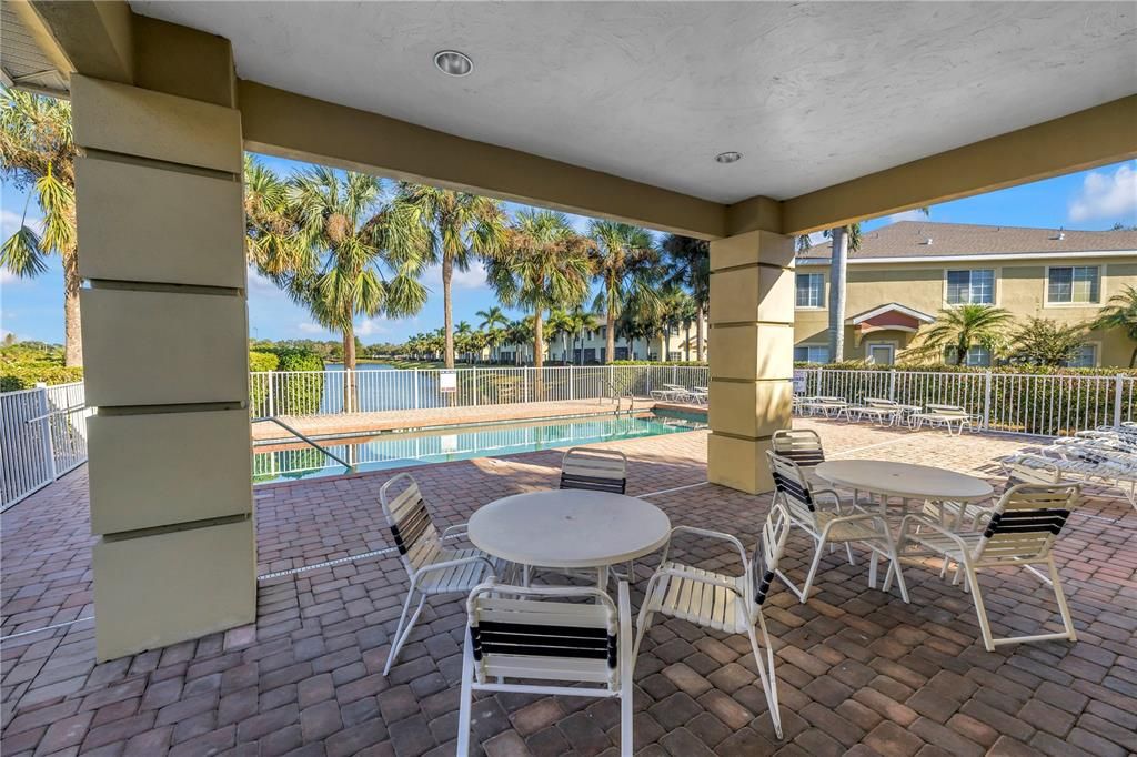 На продажу: $225,000 (3 спален, 2 ванн, 1200 Квадратных фут)