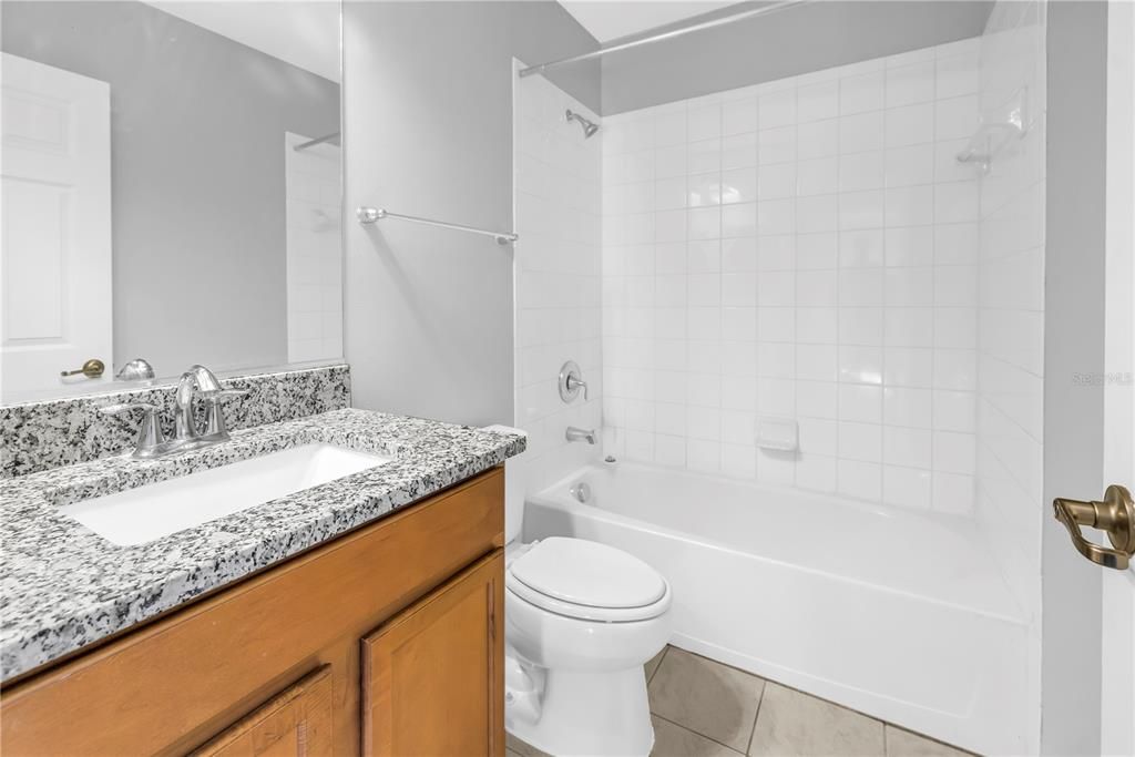 На продажу: $225,000 (3 спален, 2 ванн, 1200 Квадратных фут)