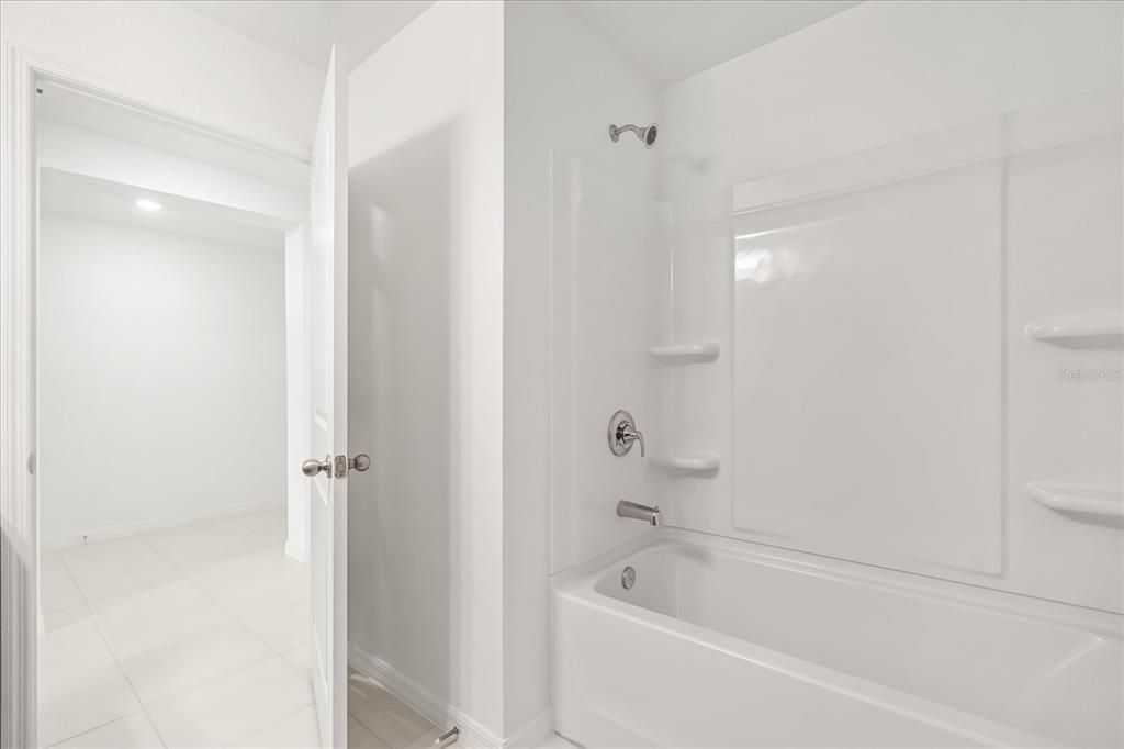 En Venta: $393,140 (4 camas, 2 baños, 2168 Pies cuadrados)