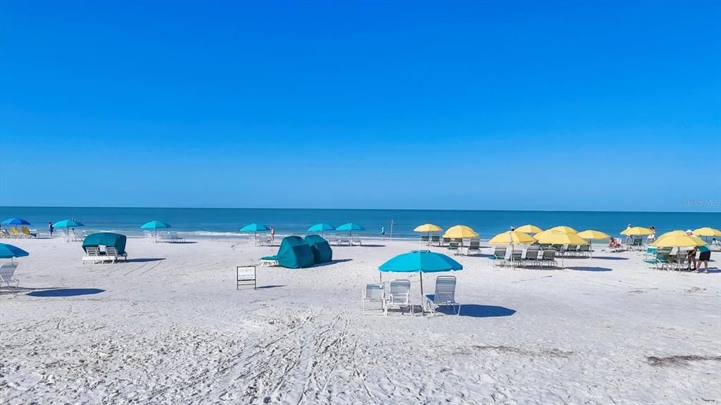 出租: $6,100 (2 贝兹, 2 浴室, 929 平方英尺)