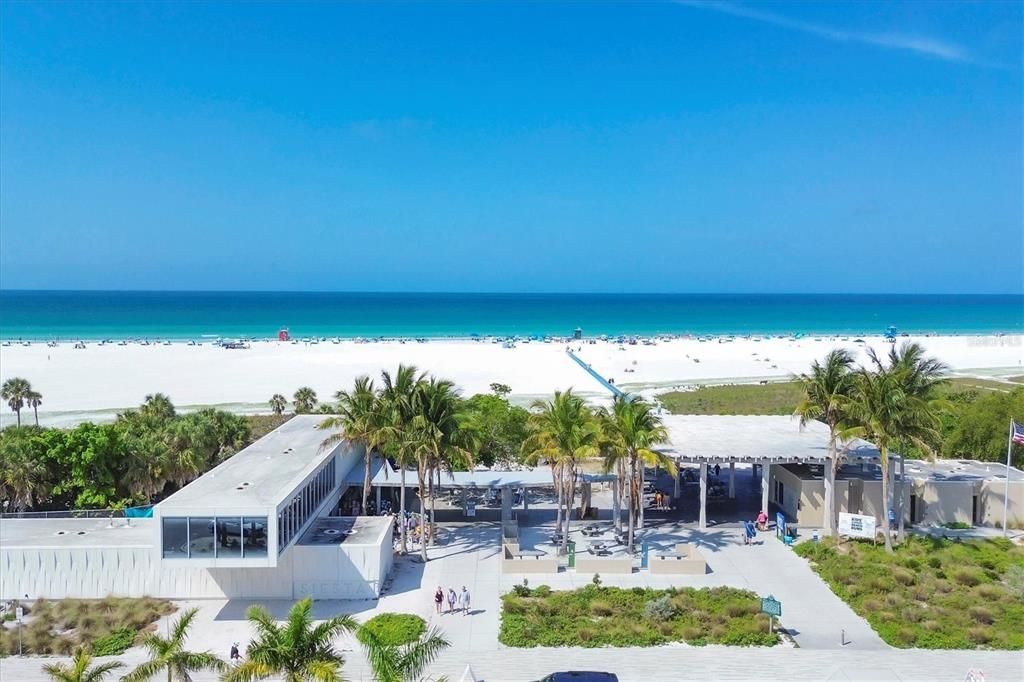 出租: $6,100 (2 贝兹, 2 浴室, 929 平方英尺)