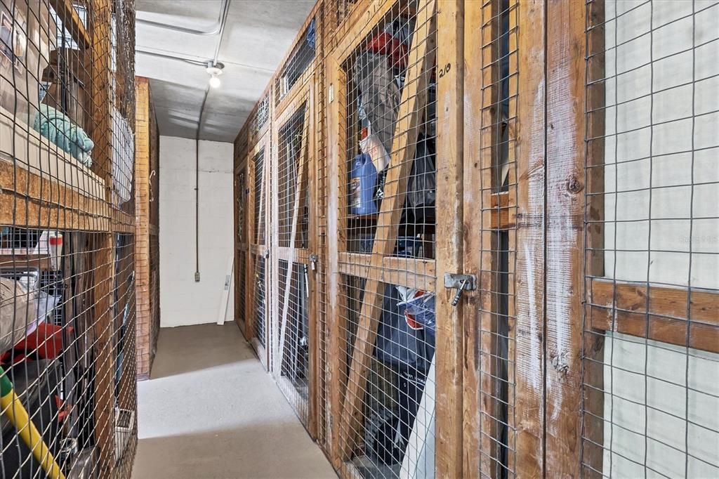 出租: $6,100 (2 贝兹, 2 浴室, 929 平方英尺)