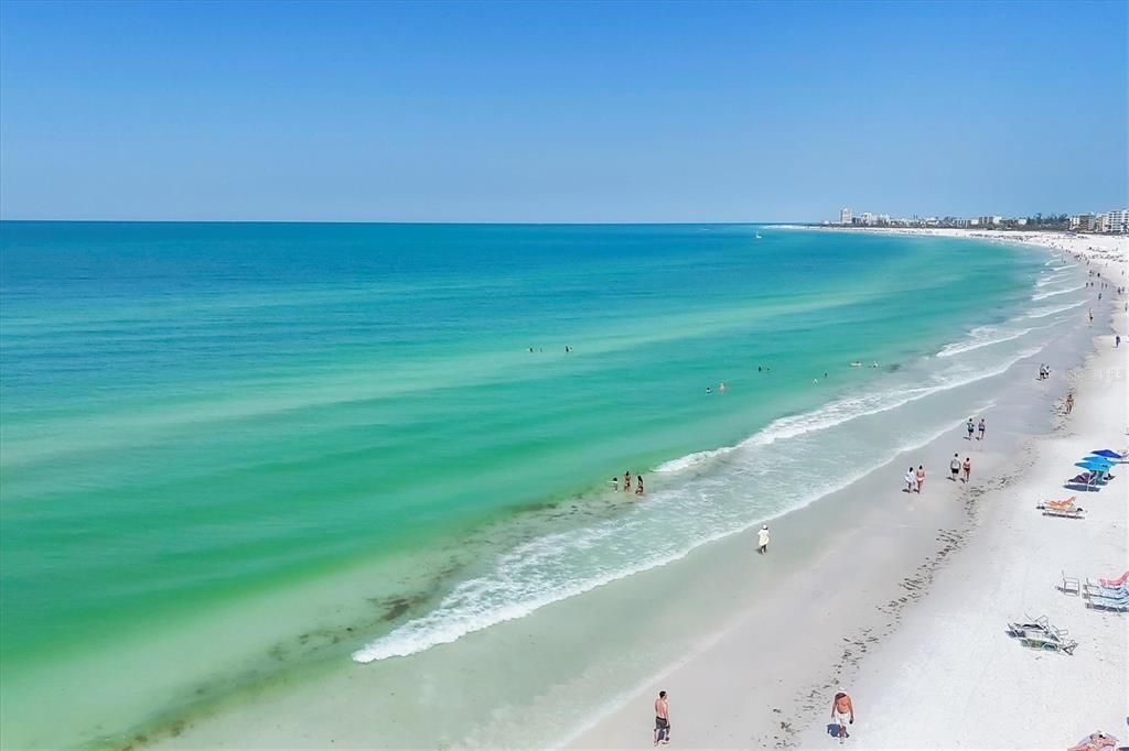 出租: $6,100 (2 贝兹, 2 浴室, 929 平方英尺)