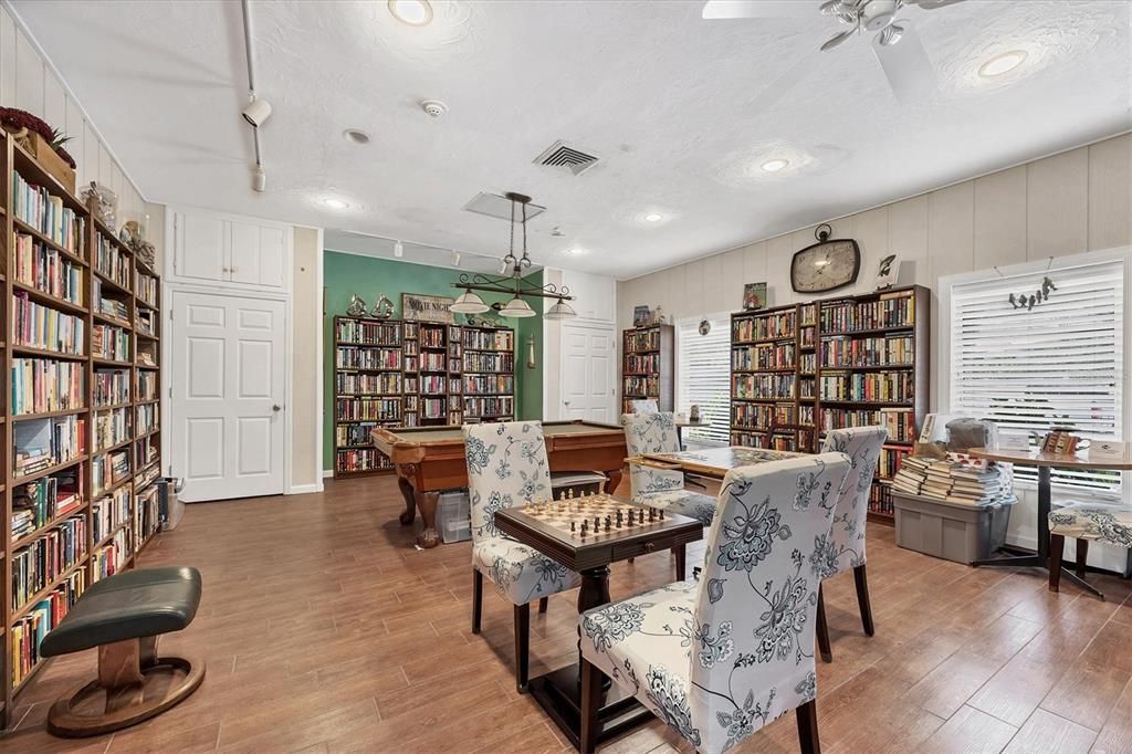 出租: $6,100 (2 贝兹, 2 浴室, 929 平方英尺)