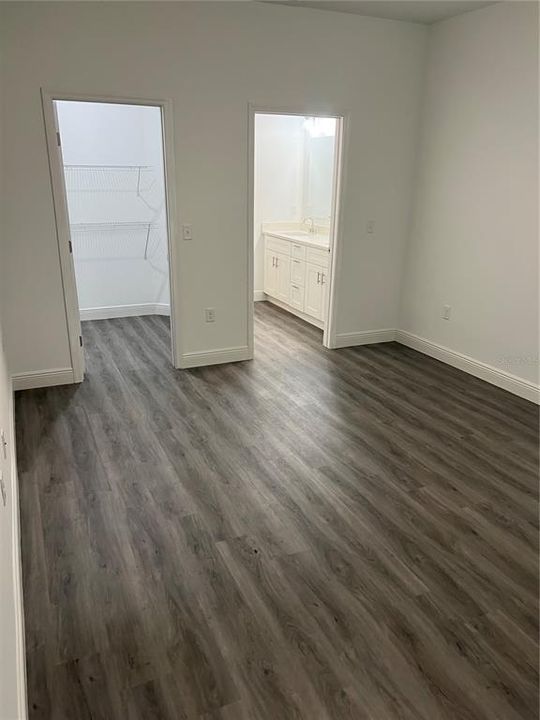 For Sale: $309,900 (4 beds, 2 baths, 1644 Square Feet)