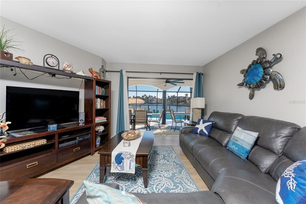 For Sale: $699,000 (3 beds, 2 baths, 2062 Square Feet)