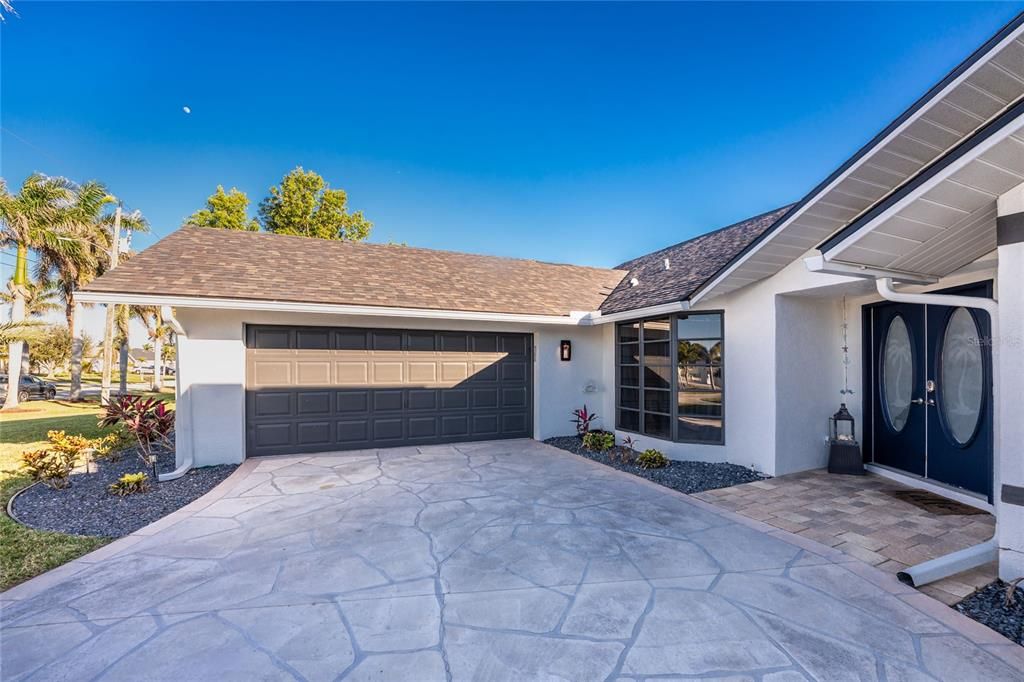 For Sale: $699,000 (3 beds, 2 baths, 2062 Square Feet)