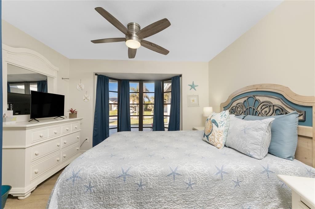 For Sale: $699,000 (3 beds, 2 baths, 2062 Square Feet)