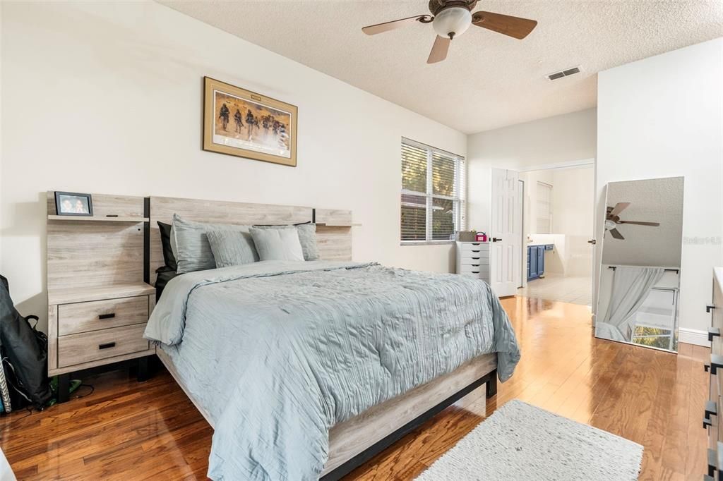 En Venta: $615,000 (4 camas, 2 baños, 2336 Pies cuadrados)