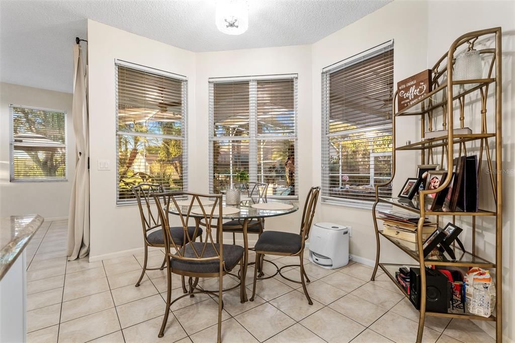 En Venta: $615,000 (4 camas, 2 baños, 2336 Pies cuadrados)